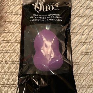 free with purchase!! quo makeup sponge
